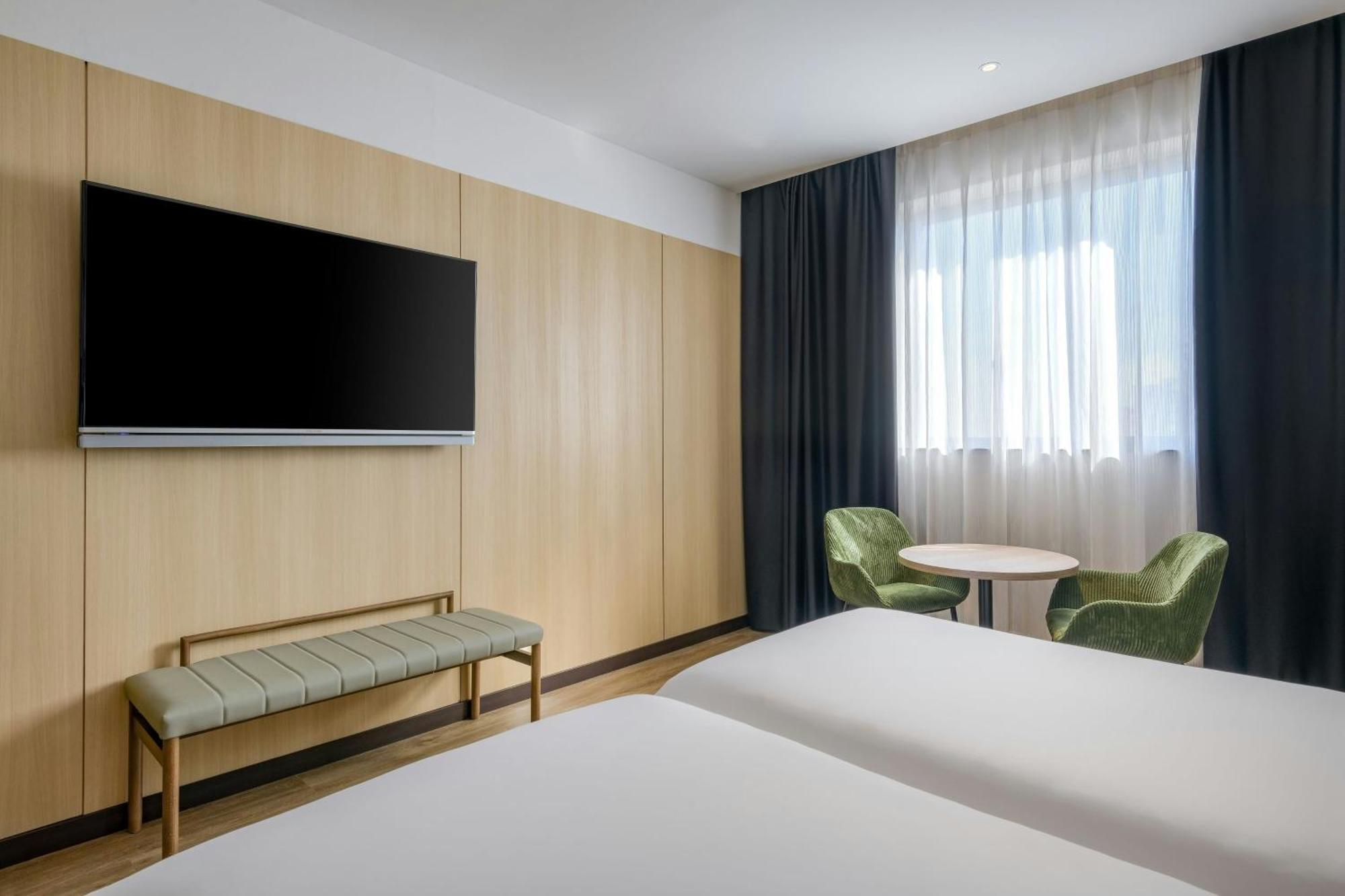 Ac Hotel Madrid Feria By Marriott Exterior photo