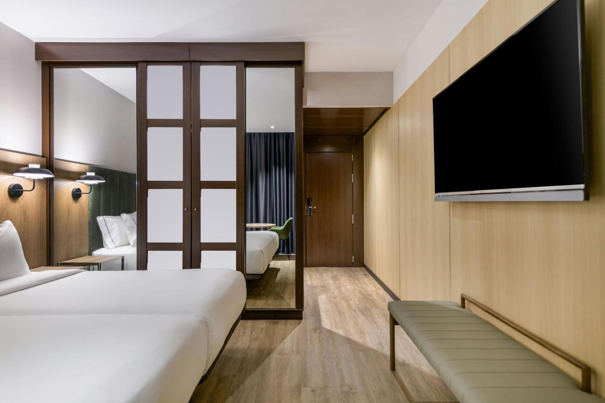 Ac Hotel Madrid Feria By Marriott Exterior photo
