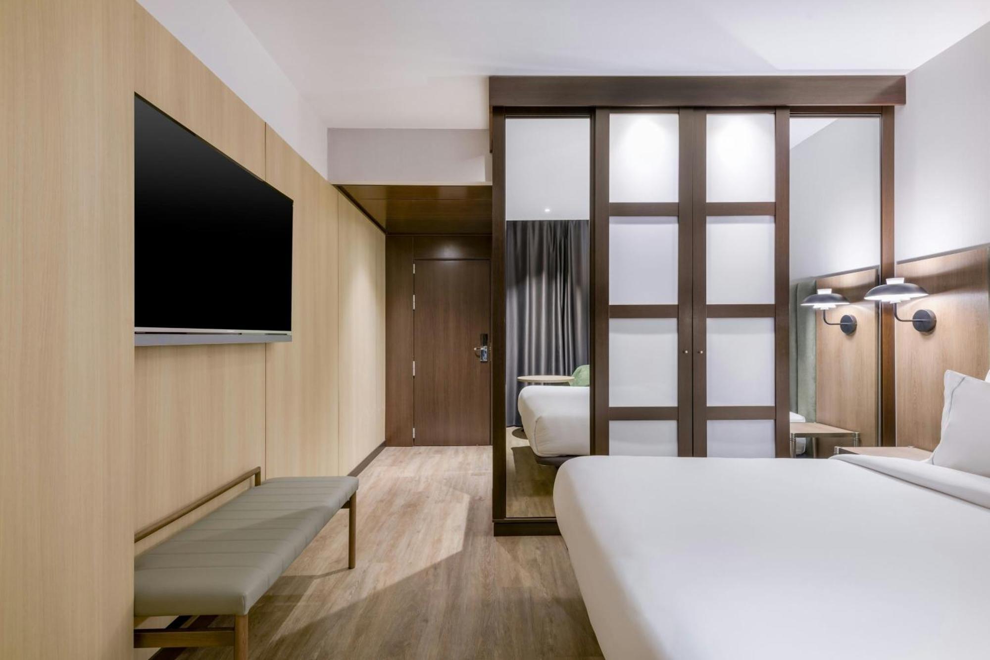 Ac Hotel Madrid Feria By Marriott Exterior photo