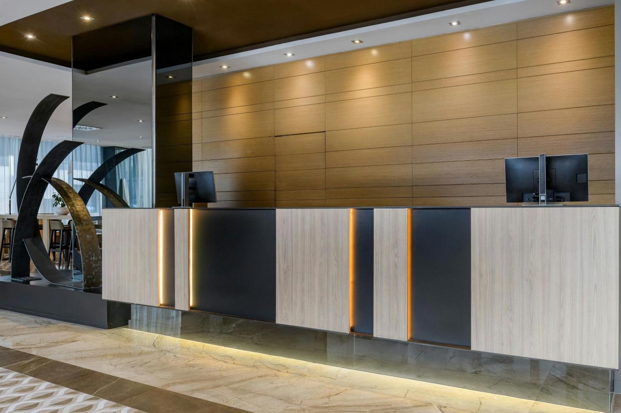 Ac Hotel Madrid Feria By Marriott Exterior photo